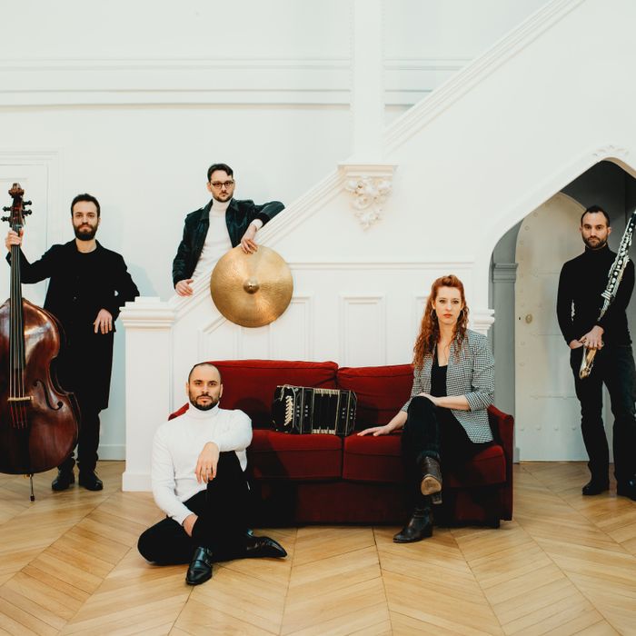 CHLOË PFEIFFER & L’ENSEMBLE DIXIT