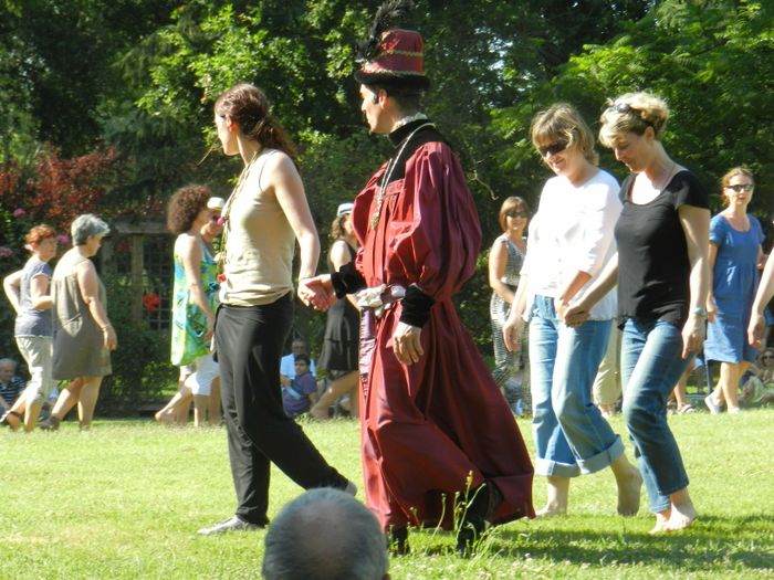 Bal renaissance au crépuscule
