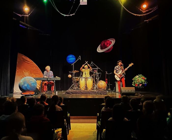 NEUVIEME PLANETE - Couleur Terre