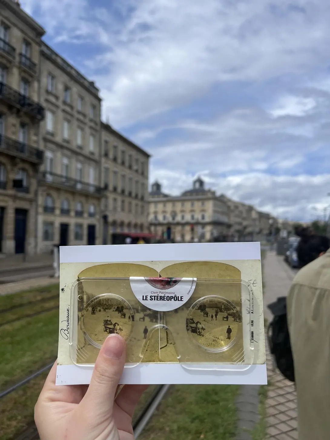 Bordeaux passé-présent : voyage dans le port de la Lune