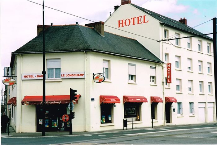 The office of the Octroi became Hôtel-Bar-Restaurant
