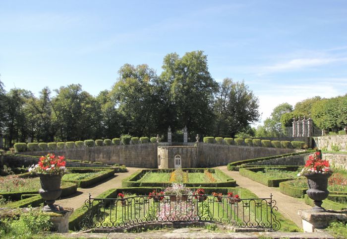 Promenade dans le parc et le jardin du Château de Donjeux