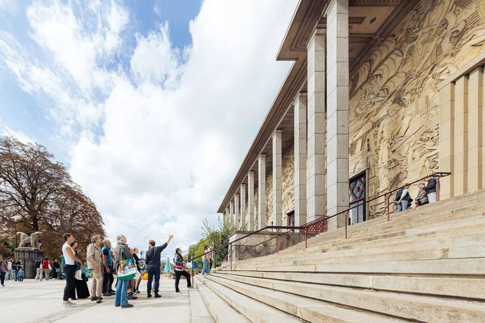 Les visites du Palais de la Porte Dorée en famille