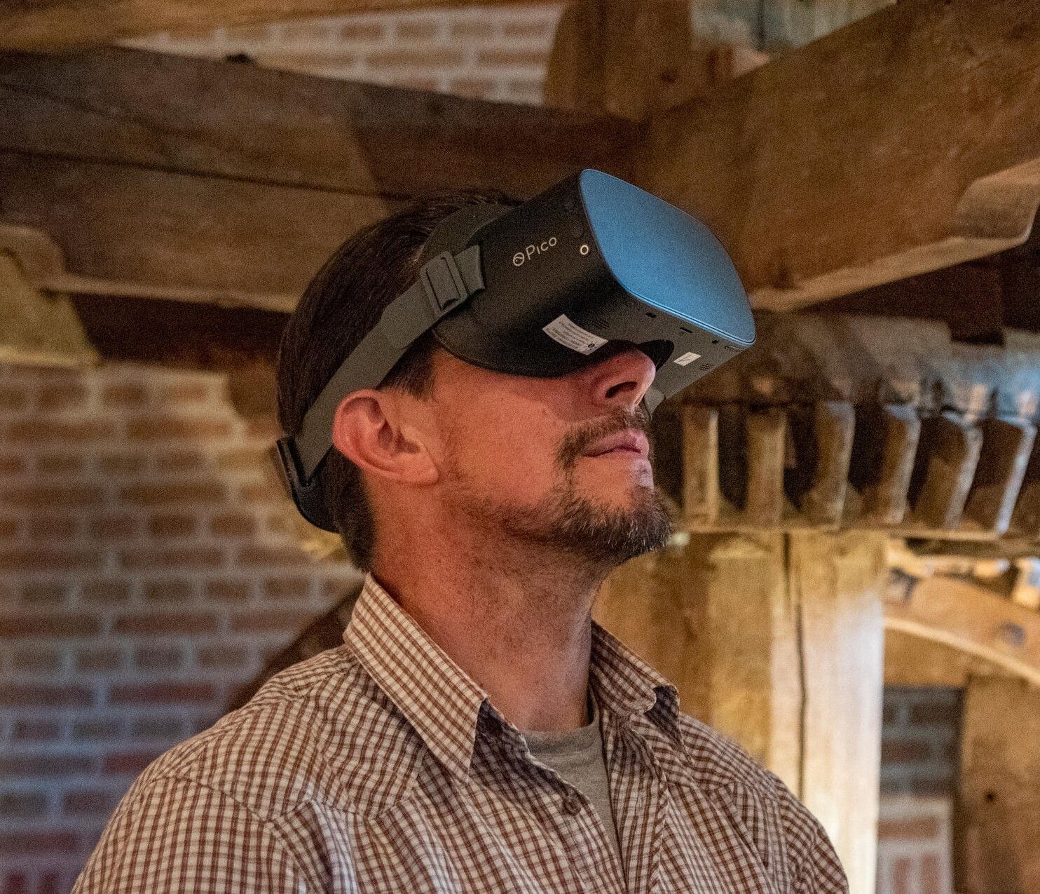 Visite virtuelle du Château et de l'église St Pierre de Flers Bourg
