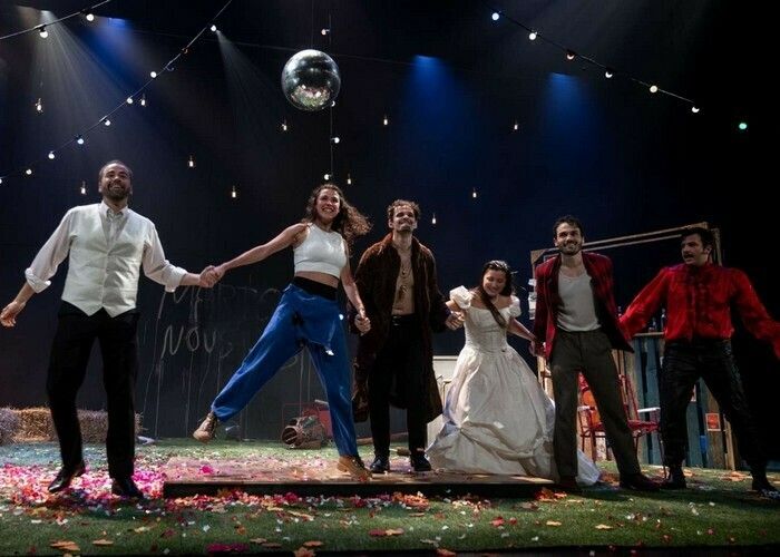 Le jeu de l’amour et du hasard de Marivaux – Collectif L’ Émeute - Saison Capellia