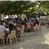 Apér' Au Village