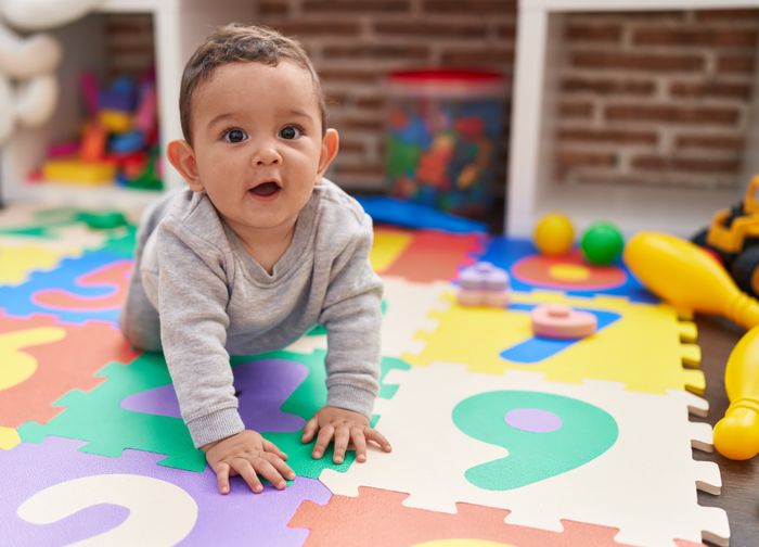 Bébés joueurs