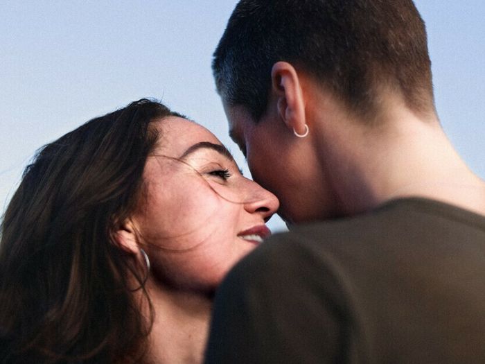 Dans le cadre des "Rendez-vous des cinéastes", le Centre Wallonie-Bruxelles vous invite à découvrir en avant-première le film « JULIAN » en présente de la réalisatrice Cato Custers.