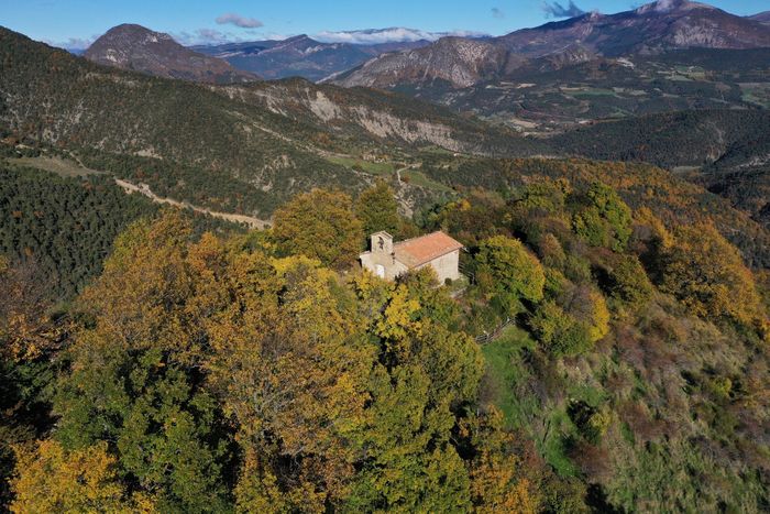 Randonnée à La Chapelle du Petit-Paris en Drôme provençale