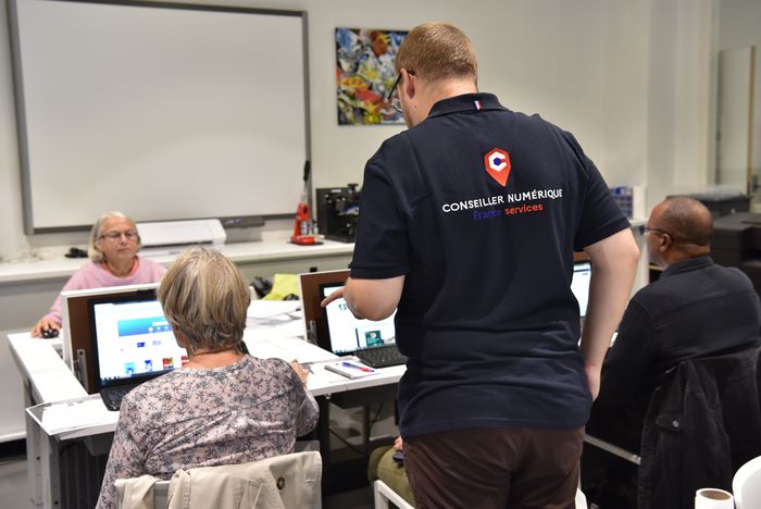 Avec cet atelier, domptez ordi, Internet et démarches en ligne… et boostez votre super‑pouvoir numérique en toute tranquillité !
