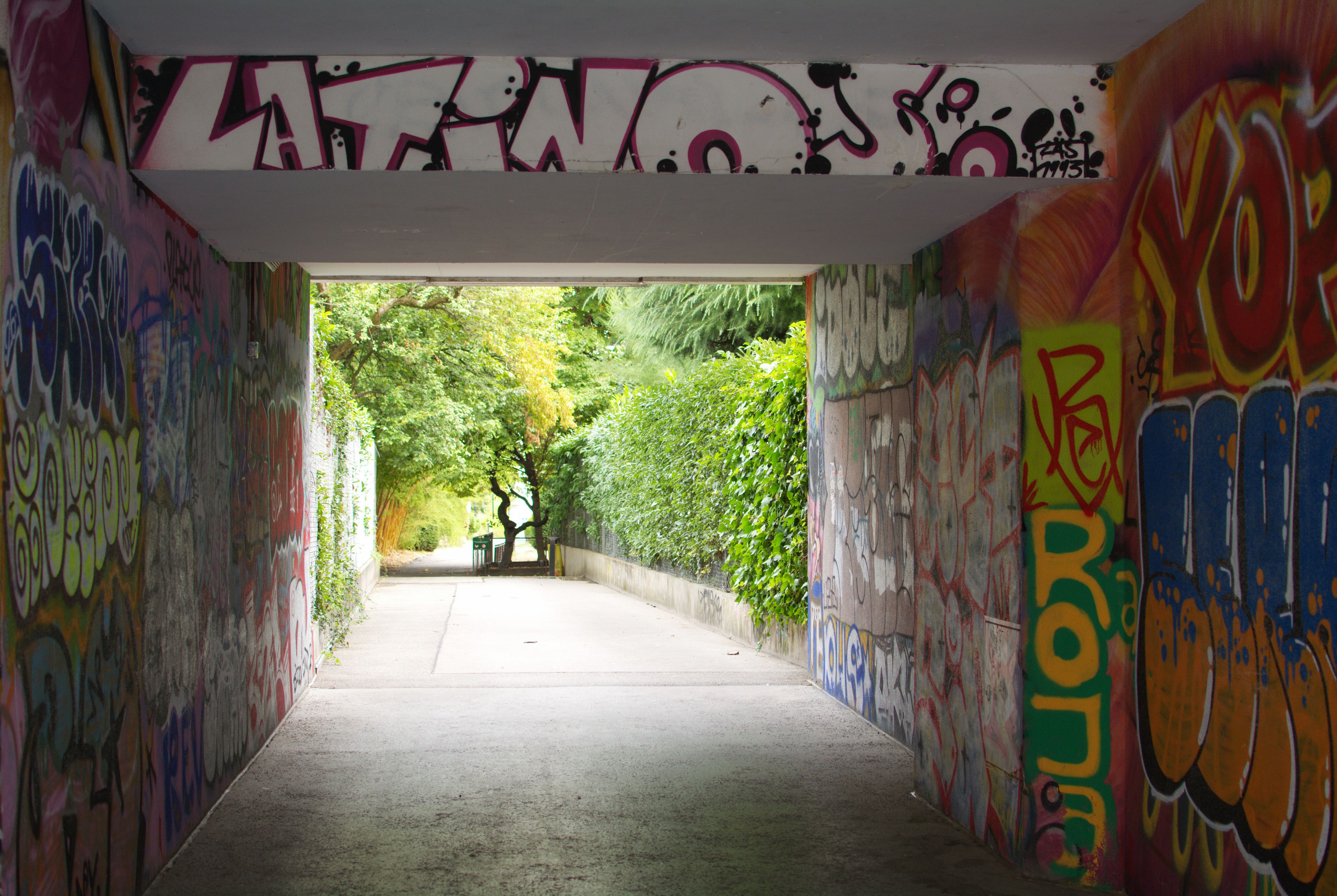 Balades d'exploration urbaine: «Frontières»