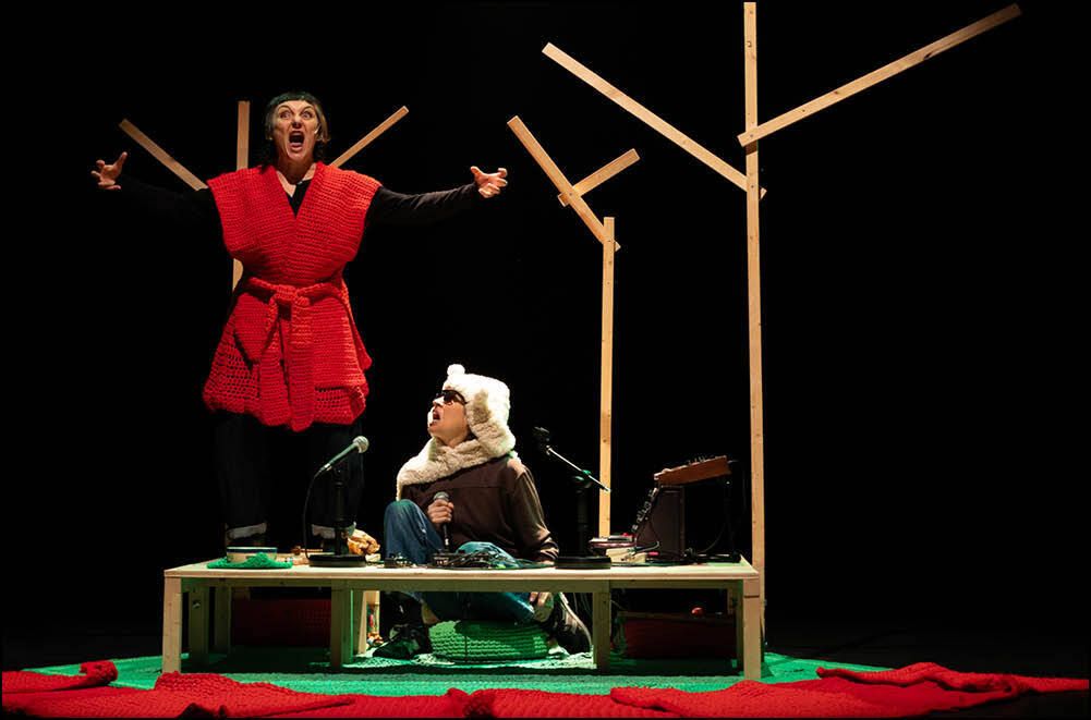 Rouge Courroux - Collectif Les Becs Verseurs - Marina Le Guennec