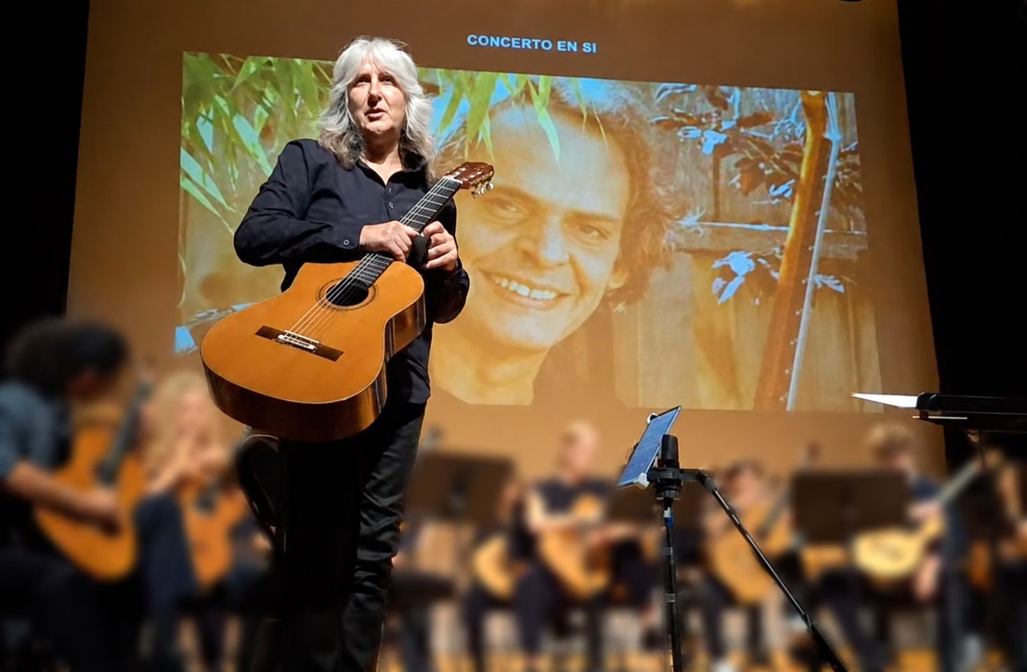 Tania Chagnot dans le Concerto en Si de Roland Dyens