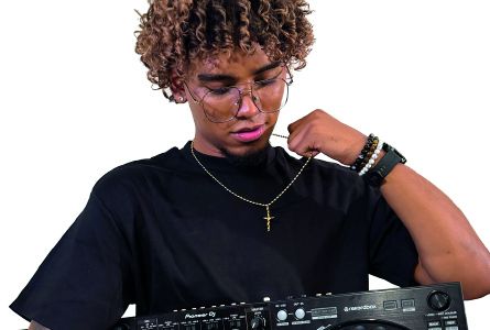 DJ ARIAS · LATINO