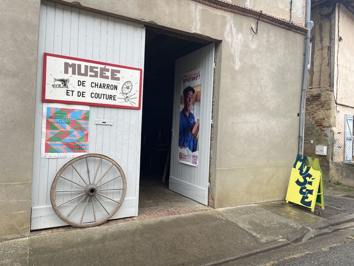 Visite guidée du musée du charron et de la couture
