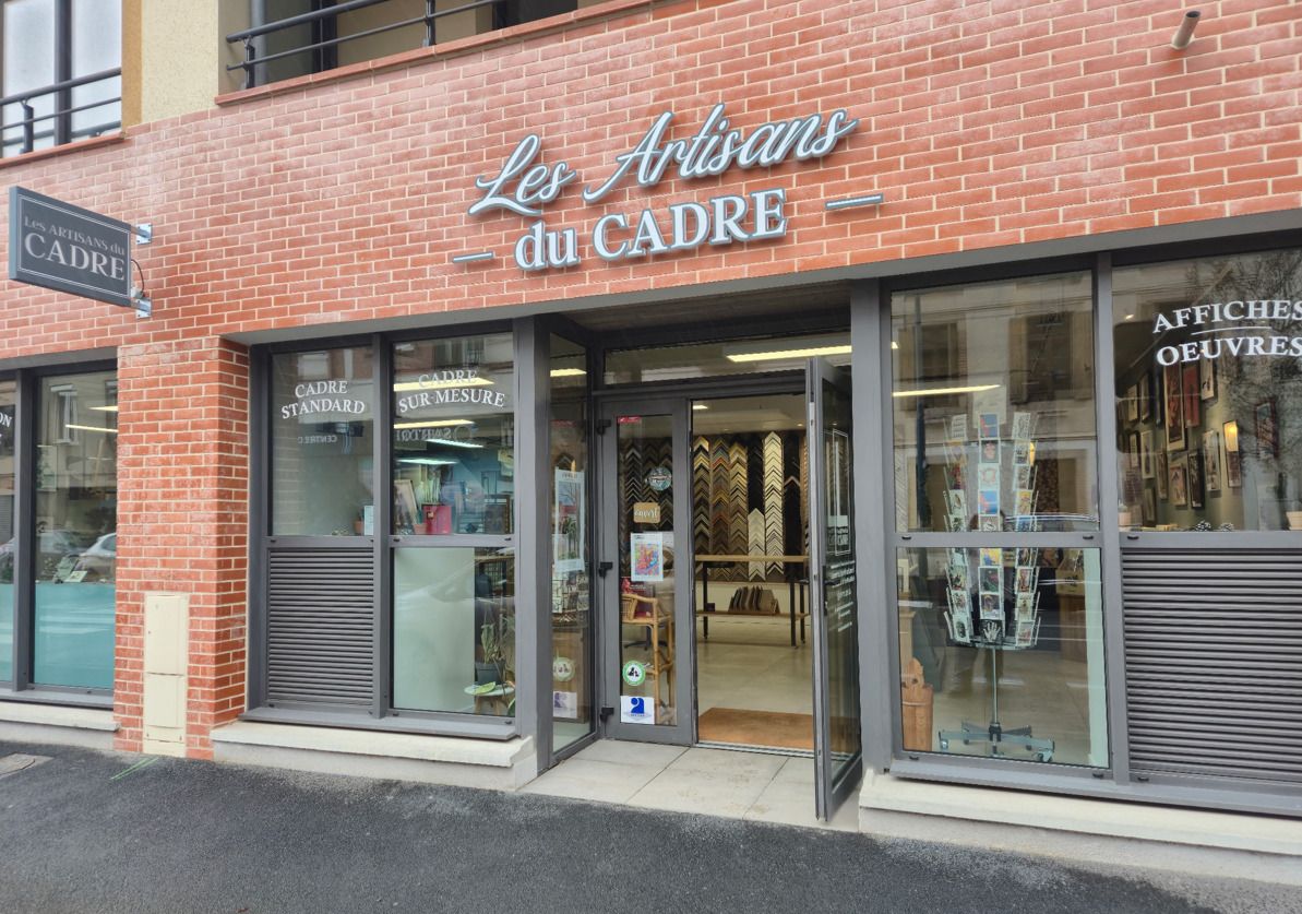 Portes ouvertes de l'atelier d'encadrement / dorure et présence d'une restauratrice de tableaux