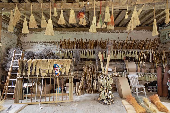 Visite guidée de la Balaiterie et de la collection l'art du bois