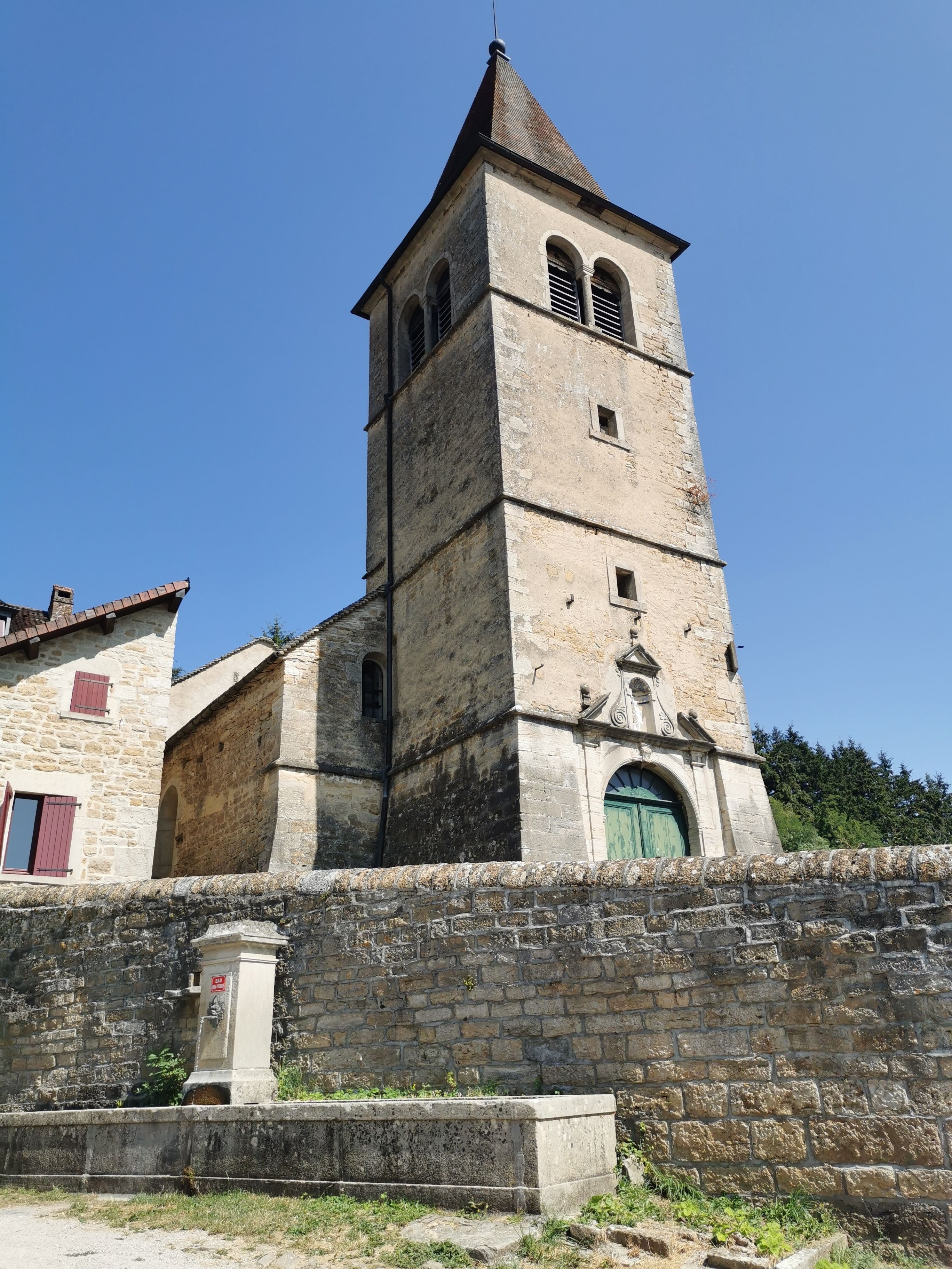 Visite de l'église Saint-Jean-Baptiste : découverte de ses vitraux
