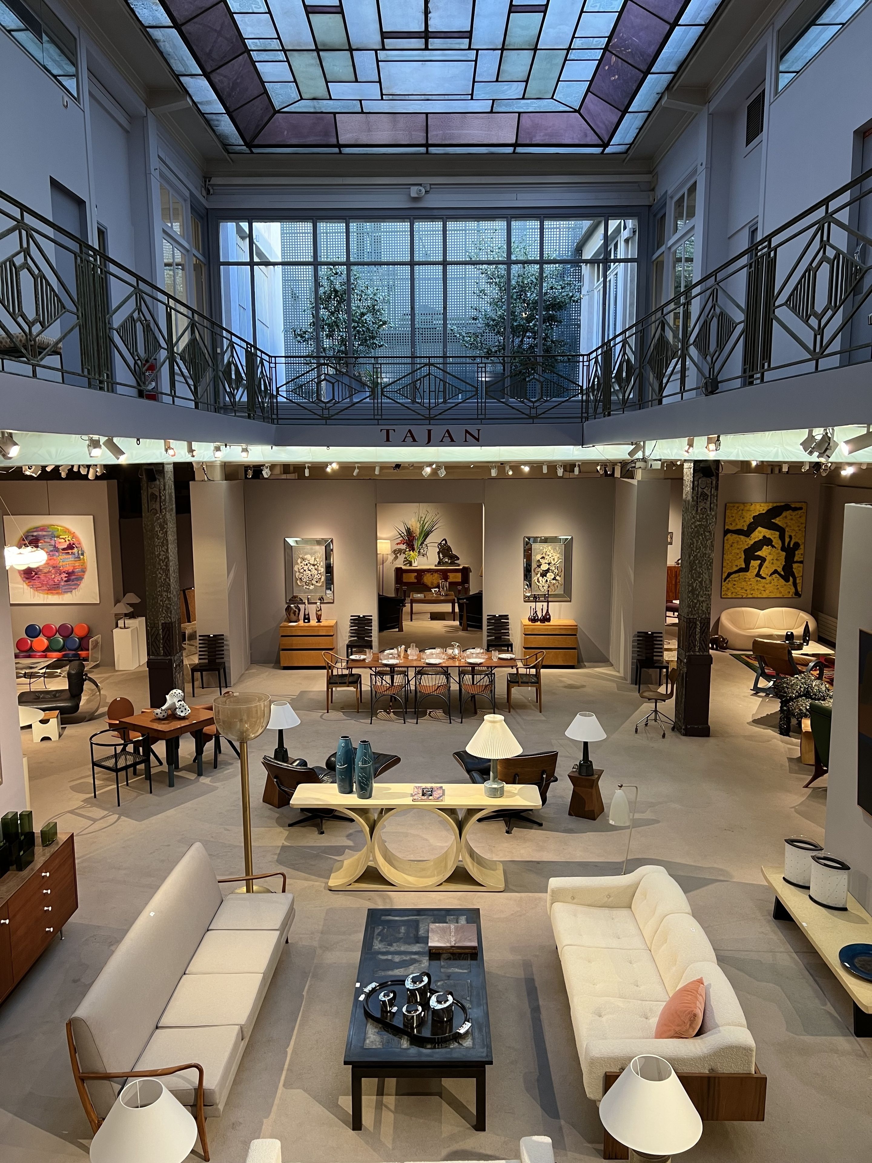Visite de la Maison de ventes aux enchères Tajan à Paris. Expertise et Design chez Tajan