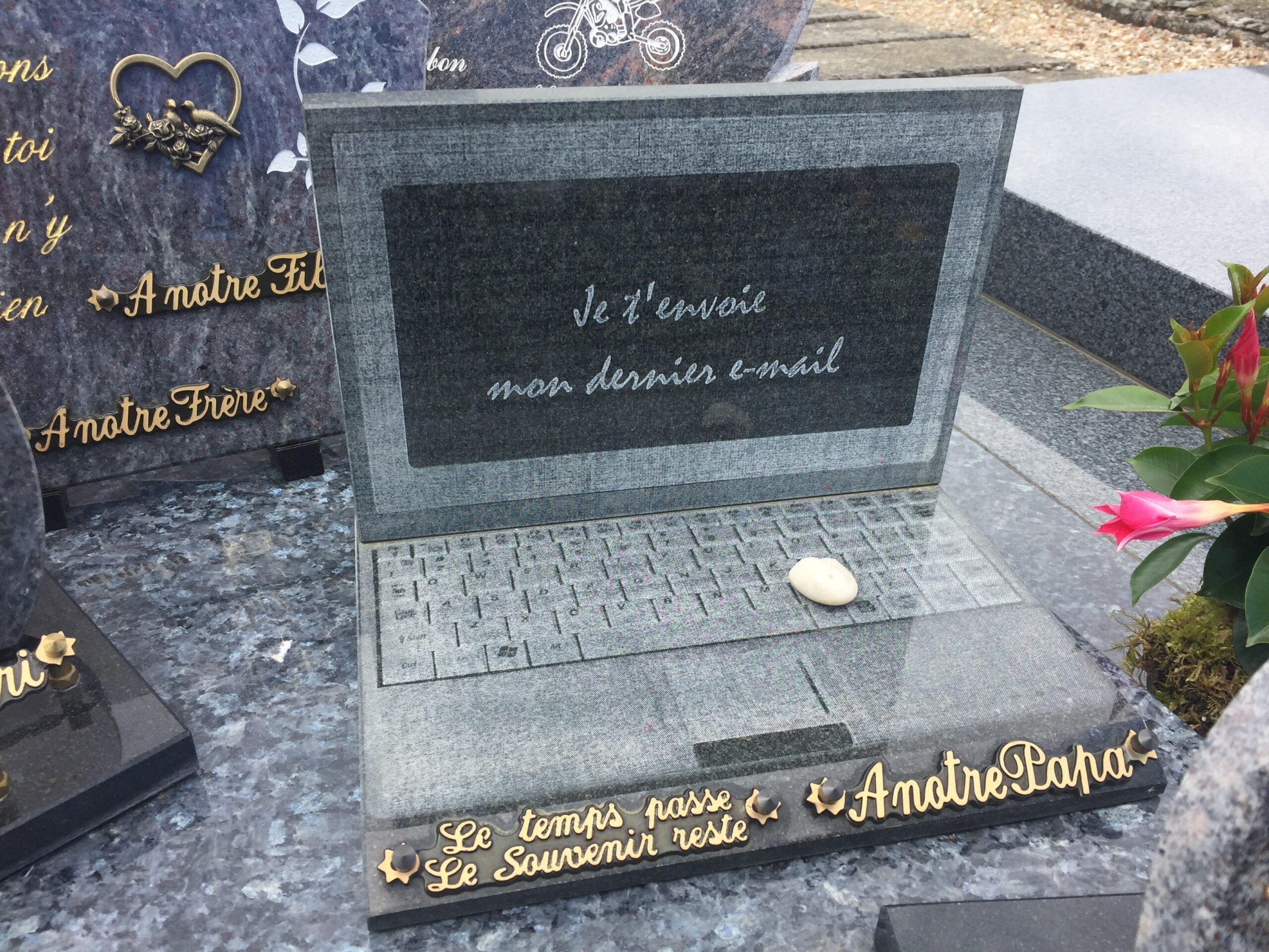 Café Mortel Numérique : que deviennent nos données après la mort ?