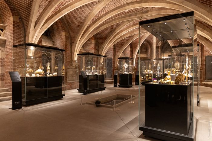 Visites guidées de la Crypte néogothique et du 