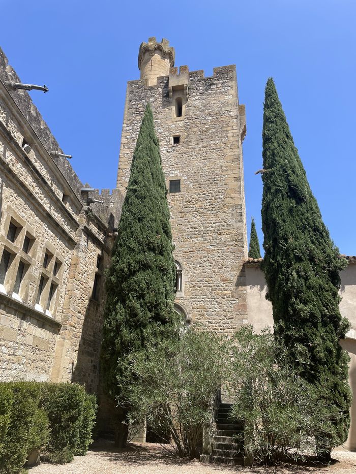 La Tour : deux châteaux en un