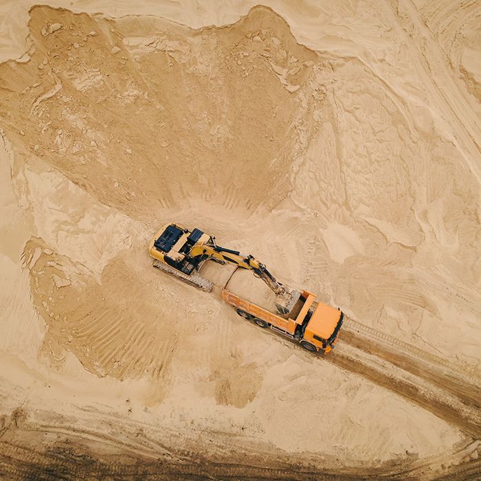 L'extractivisme ordinaire, quand l'extractivisme
fait carrière, mine de rien.