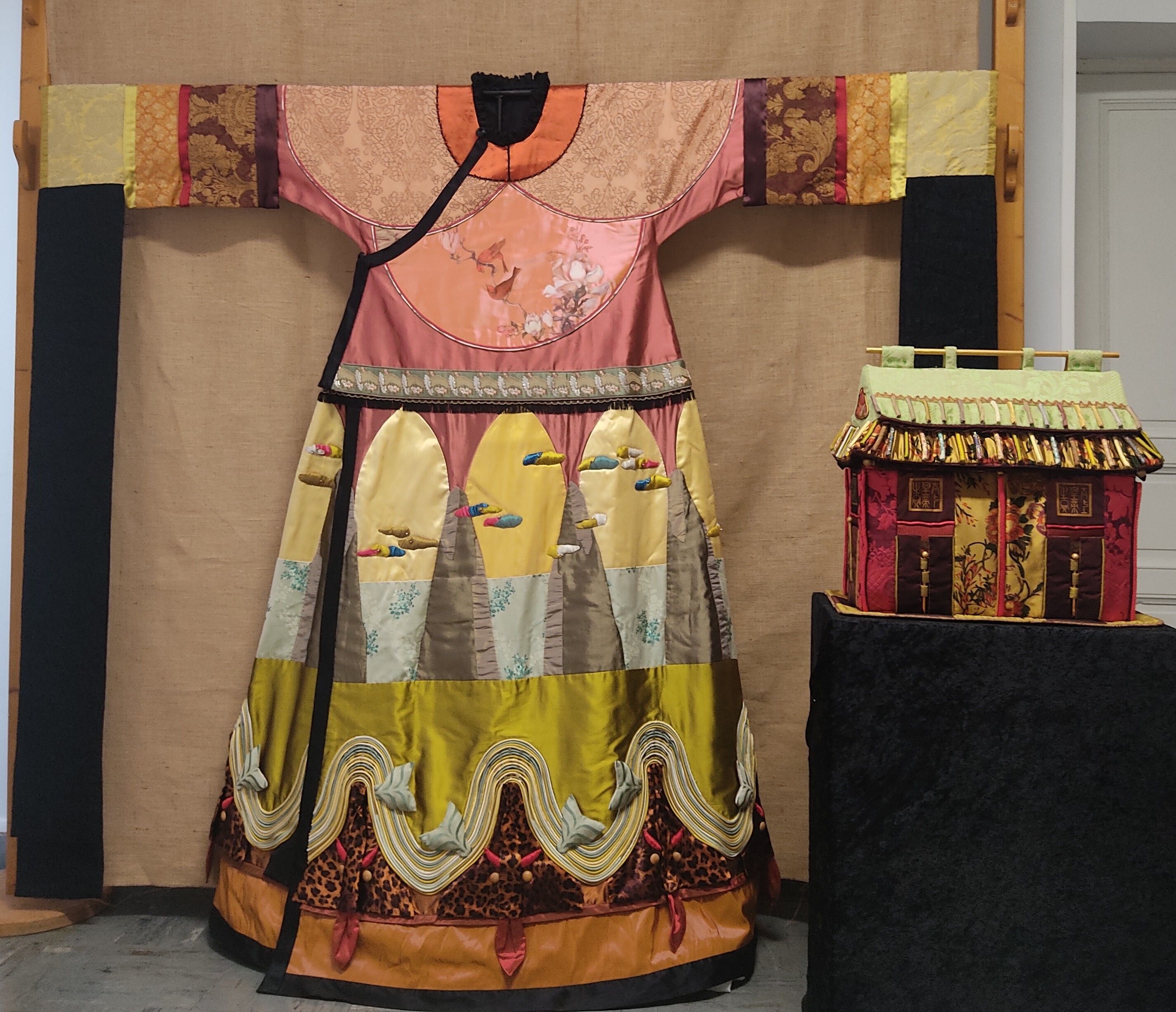 Exposition "Robe de Dragon" - Hélène Bret