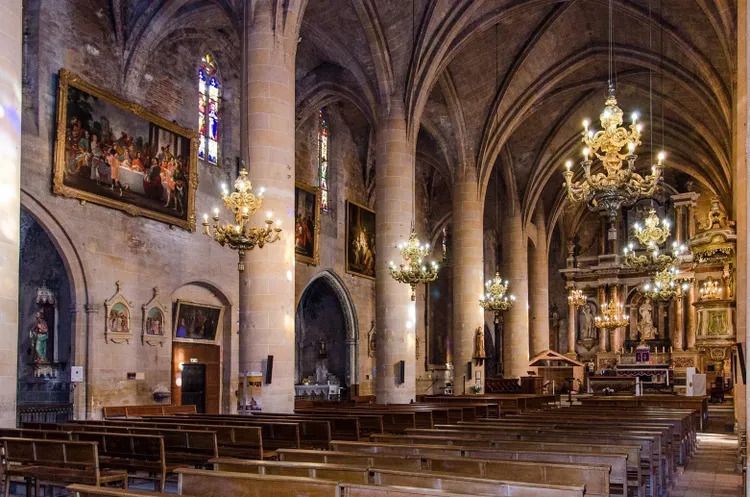 Découvrez l'église d'une bastide du XIIIe siècle et son clocher typiquement toulousain