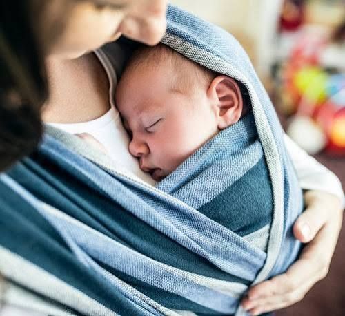 Venez découvrir les différentes façons de porter bébé. Sling, écharpe tissée, tricotée, porte bébé ou mei tai. Venez essayez, découvrir, réajuster votre portage.