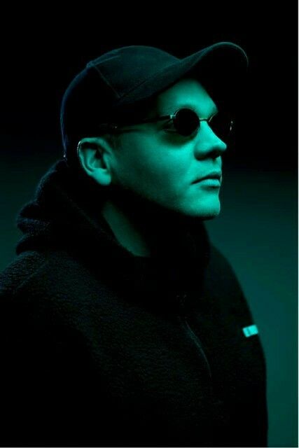 MC MAX