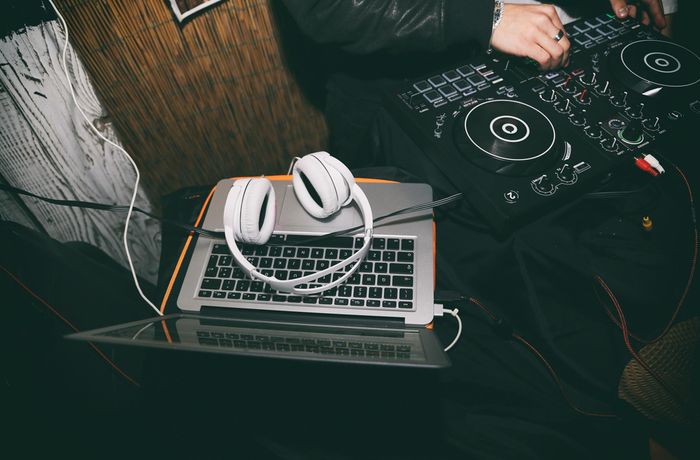 Découvrons la musique assistée par ordinateur (MAO)