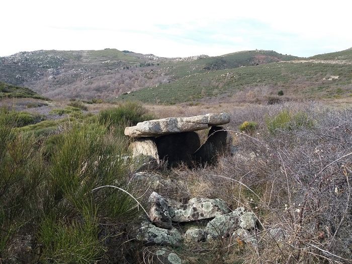 Les sentiers de Claire - Dolmen du Pla de l'Arca