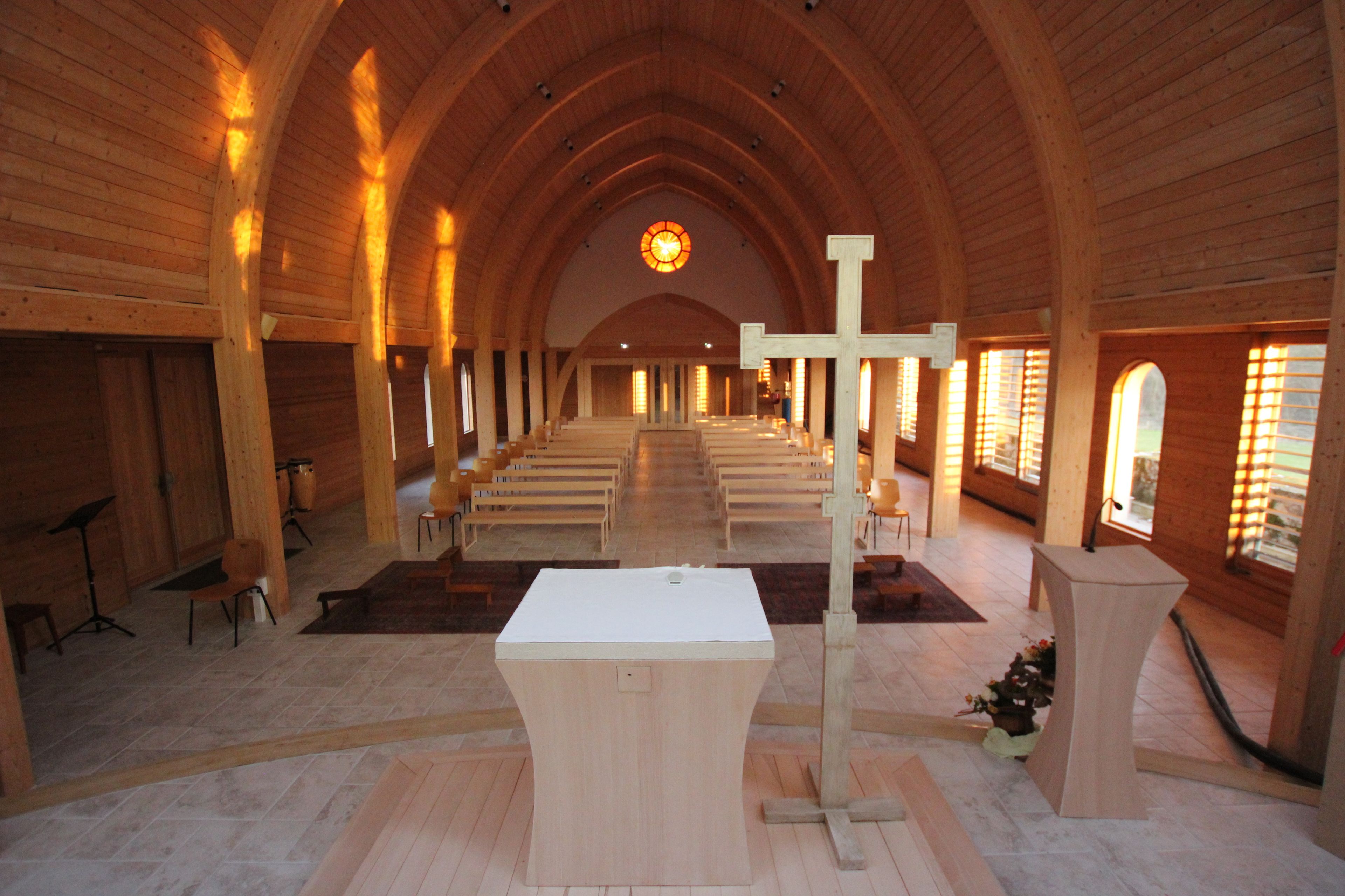 Visite de l'Abbaye d'Andecy, de la chapelle bioclimatique et du pigeonnier