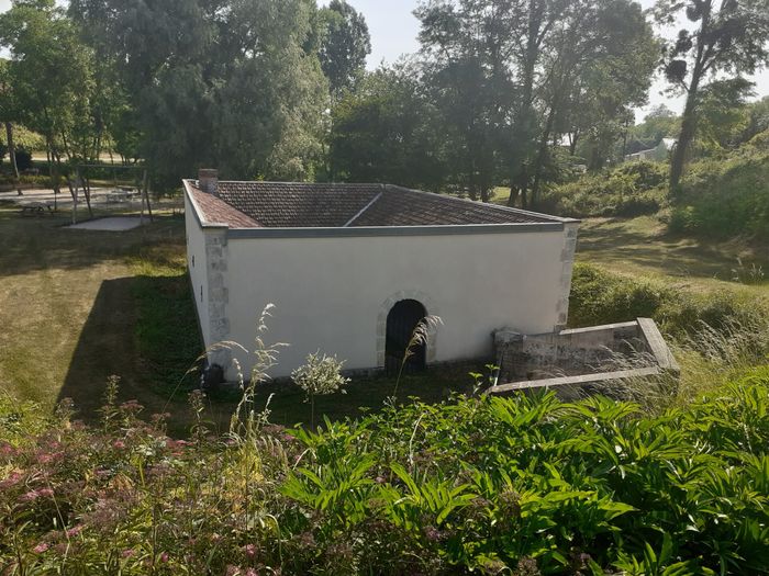 Visite du lavoir de Courgis