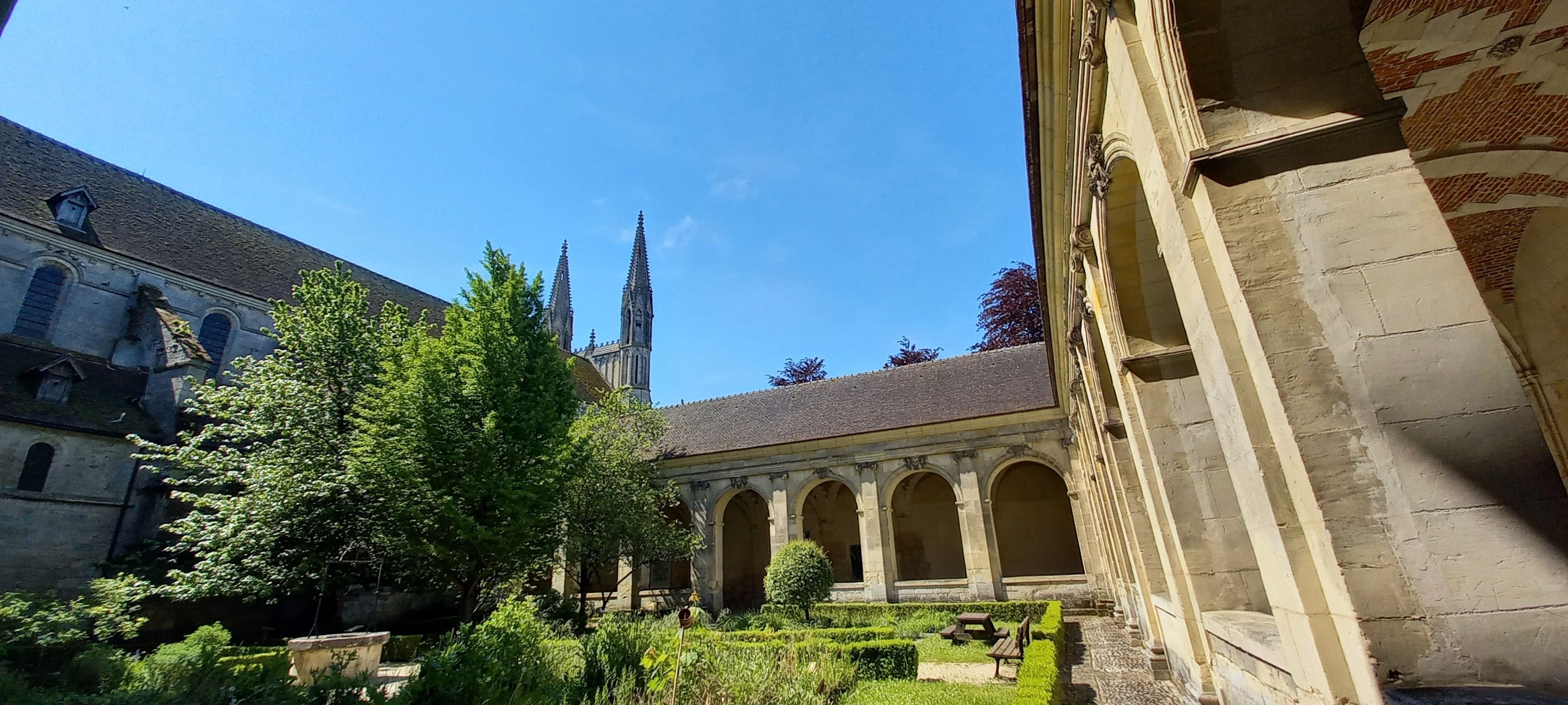 Cloître de l'abbaye Saint-Martin