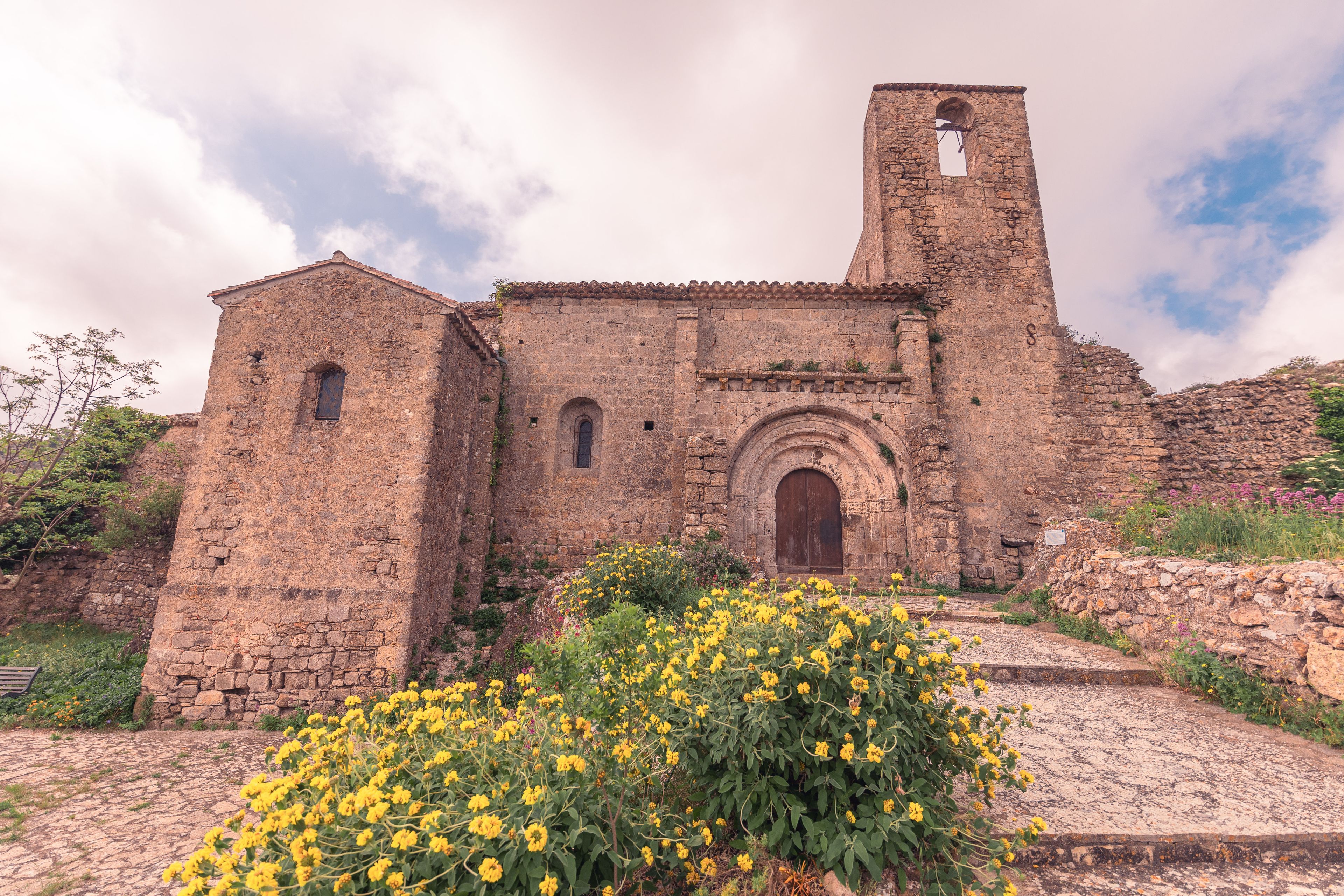 Église Sainte-Léocadie de Fontjoncouse