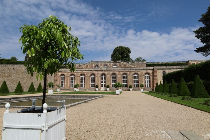 Visite-promenade à la découverte du domaine national de Meudon. Rendez-vous place Jules-Janssen, puis visite guidée en extérieur.