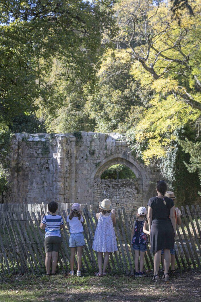 Besuch des Parc de l'Abbaye im Zusammenhang mit dem Besuch der Gärten von Argentor (Communauté de Commune Val-de-charente), der Gärten der Fischerei (Privat) und der Öffnung privater Gärten für die Öf