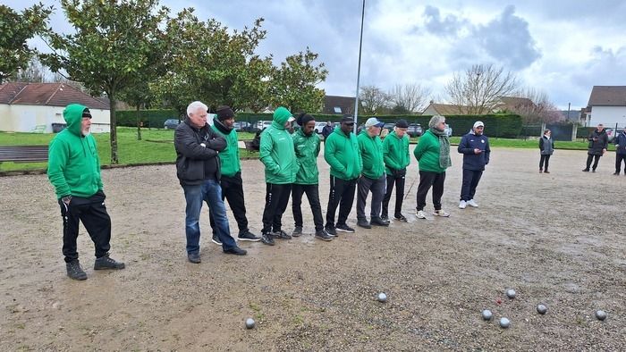 L'équipe féminine de petanque de la Boule Sympa Fosses reçoit le club de Beauchamp dimanche 24 mars 2024 pour le 1er tour de la Coupe du Val d'Oise