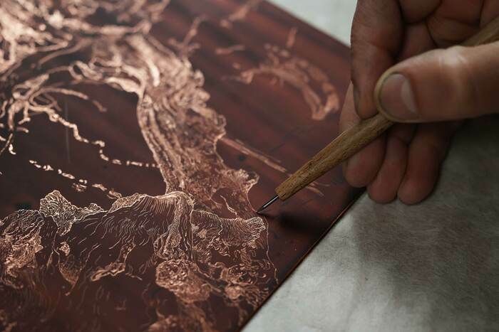 Découvrez l’art de la gravure accompagnés d’un artiste professionnel et de sa presse « nomade ».