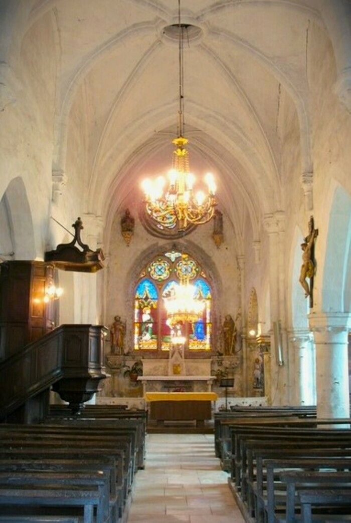 L'église paroissiale sera ouverte en visite libre. Un membre de l'association de sauvegarde du patrimoine de Poulangy se tiendra à la disposition des publics pour des commentaires et précisions.