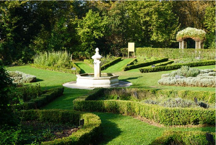 Eingebettet in den Park der Champagne, wird der Garten der Einfachen schön sein, um Ihnen seine vielfältigen Sorten von Heilpflanzen und ihre Tugenden zu zeigen. Eine Kräutertee-Verkostung wird diesen