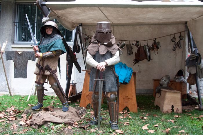 Aux Archives départementales, nous avons une merveille machine à remonter le temps pour proposer aux enfants une journée immersive à l’époque des chevaliers !