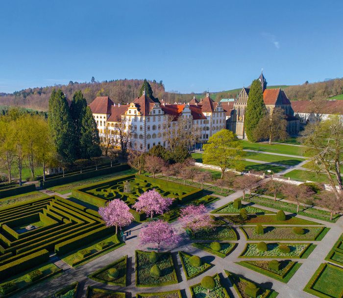 Die Sonderführung erläutert den Wandel der Klostergärten hin zum Landschaftspark des 19. Jahrhunderts, als aus dem Kloster ein Schloss der Markgrafen von Baden wurde.