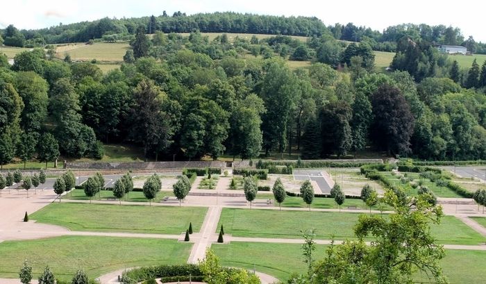 Während des Industriezeitalters ließ der Bau der Fabriken die Gärten des 18\. Jahrhunderts verschwinden, in denen Gewächshäuser, Melonerien, Obstgärten, Fischreservate... Die heutigen Gärten...