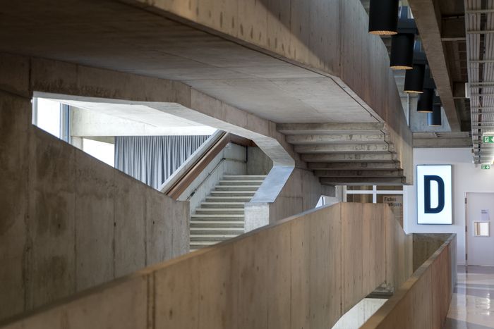 À l’occasion de la 41e édition des Journées européennes du patrimoine, venez découvrir ce bâtiment brutaliste inauguré en 1972 et devenu depuis 2004 le Centre national de la danse. Des espaces habitu…