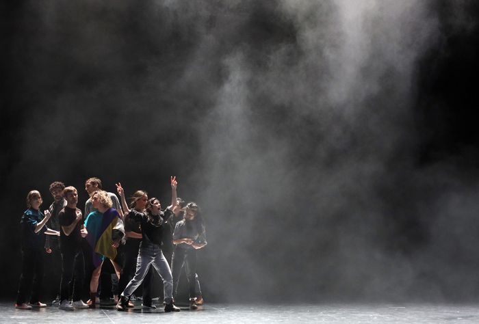 Dans le cadre de la saison Urbain.es, la Condition Publique est partenaires de plusieurs spectacles programmé par le Gymnase CDCN et les accueille à l'occasion de leur festival Le Grand Bain.