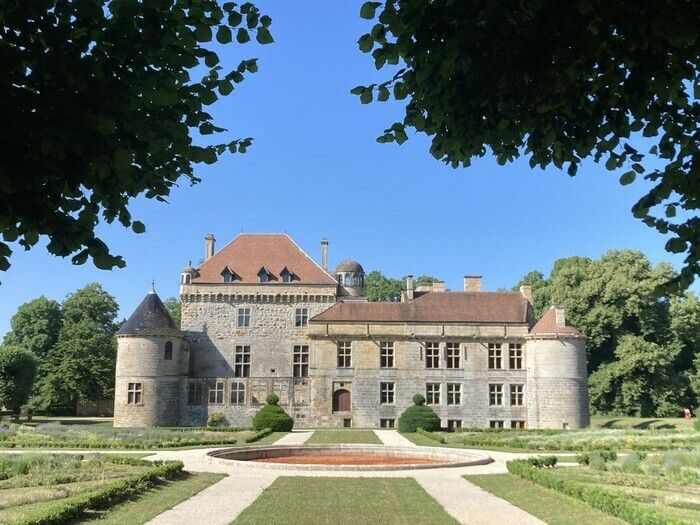 Venez découvrir, ou redécouvrir en visite libre, un superbe château de la Renaissance, ses jardins et son histoire.