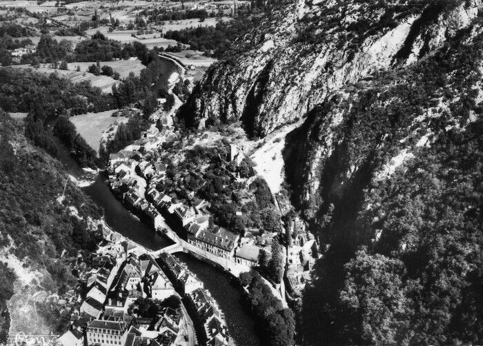 Projection et échange autour du documentaire "La Haute-Vallée de la Garonne" avec l'historienne Maud Lombard.